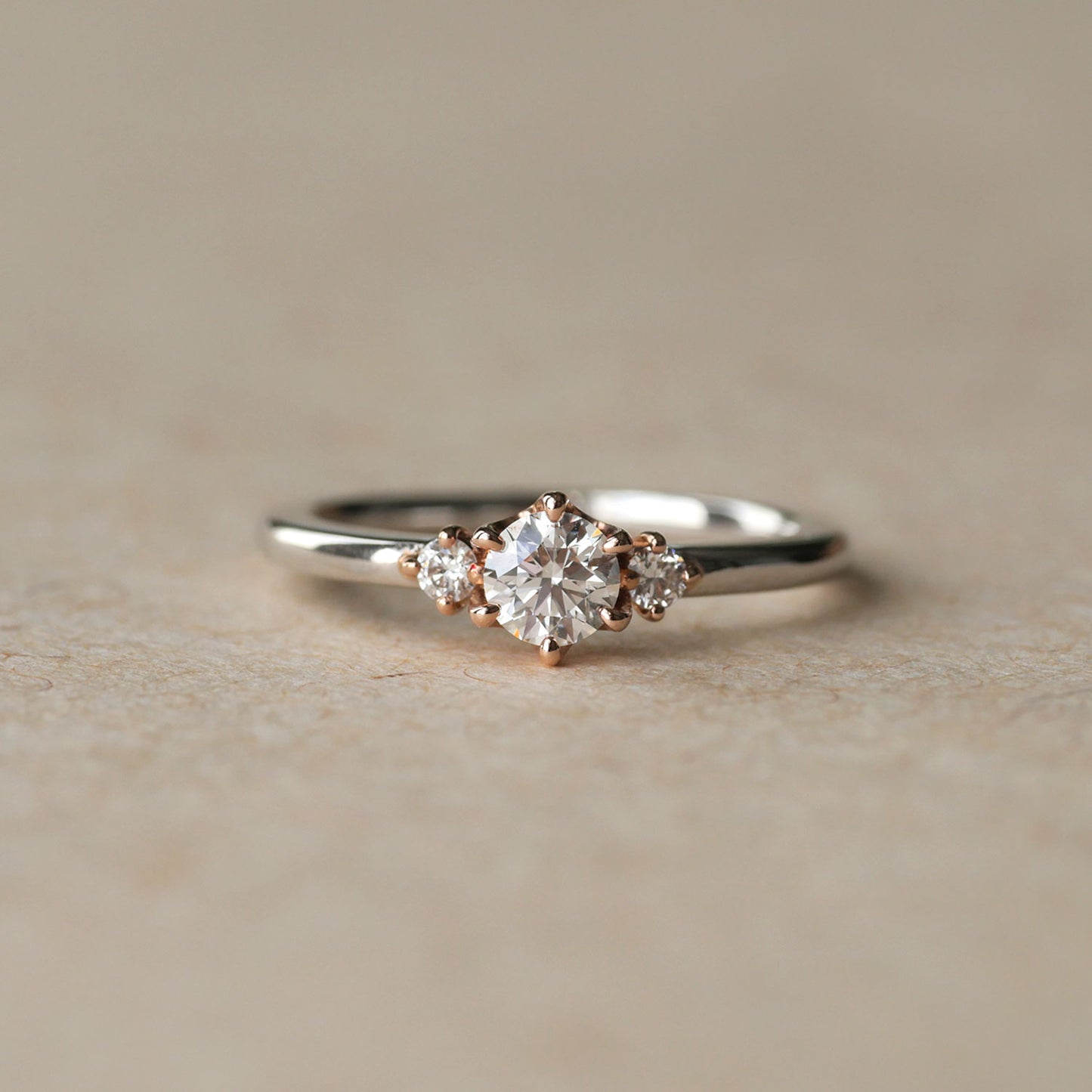 STORY 0.2ct