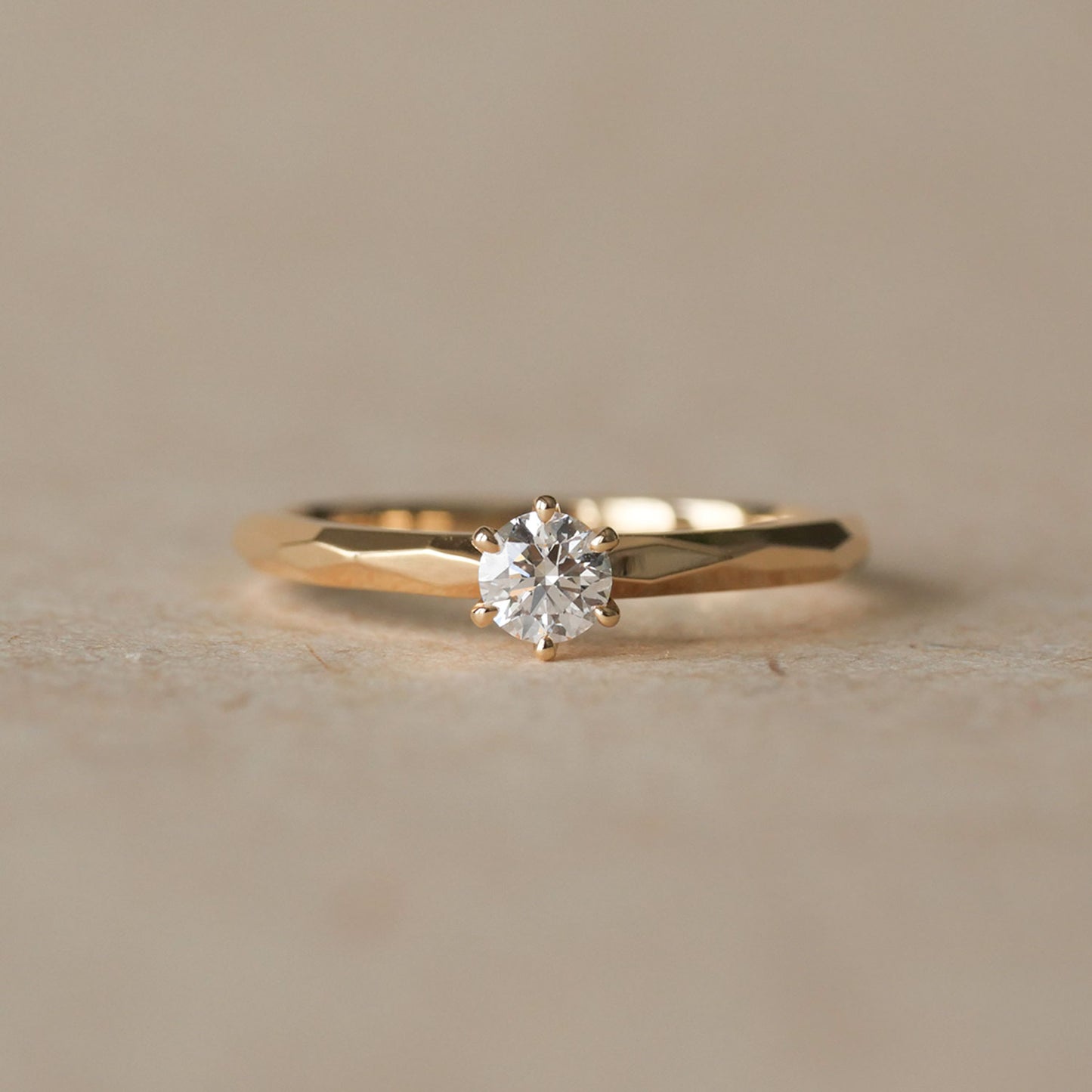 LIGHT INSIDE YOU 0.3ct