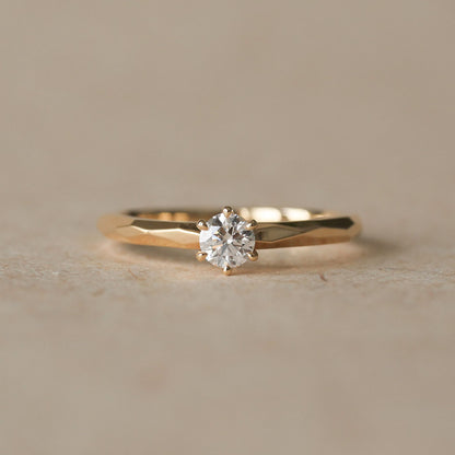 LIGHT INSIDE YOU 0.3ct