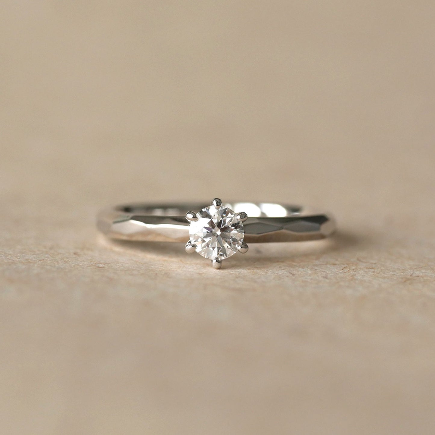LIGHT INSIDE YOU 0.3ct